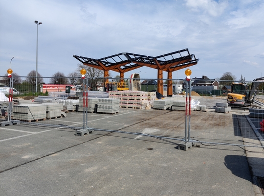Nieuw laadstation aan op- en afrittencomplex E40